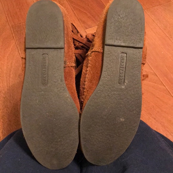 🔸SOLD🔸 Minnetonka Moccasin Boots Size 6 - Picture 6 of 8